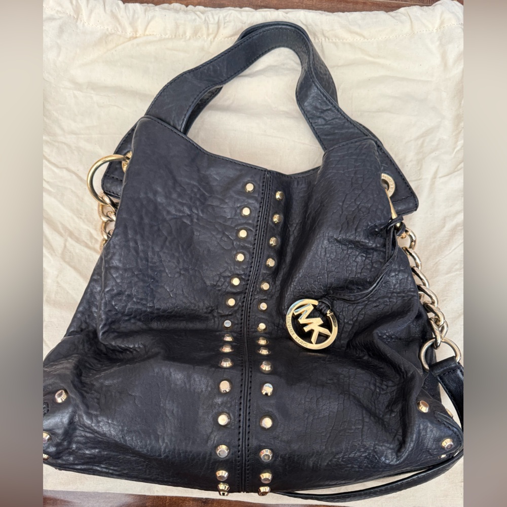 MICHAEL Michael Kors Uptown Astor
Tortuga Large Shoulder Tote, Black